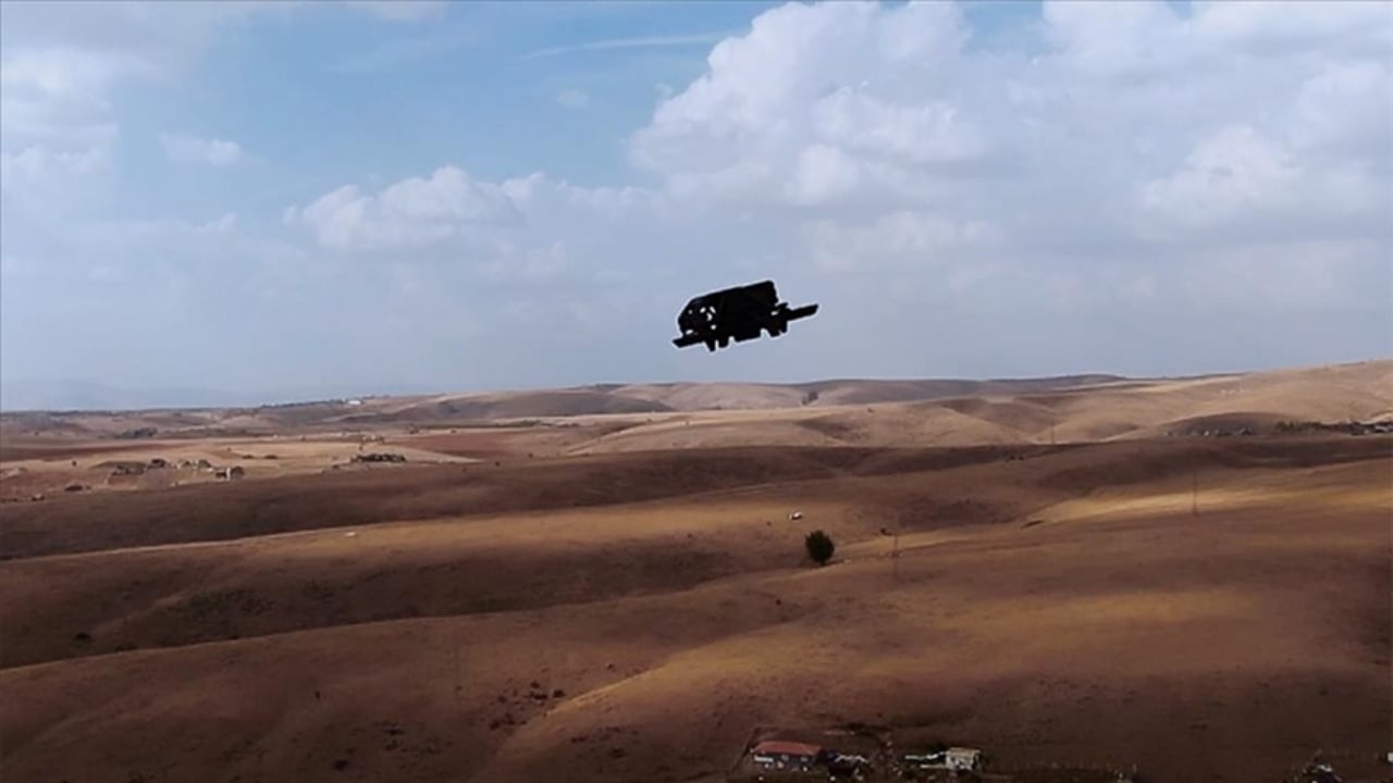 Foto - Türk savunma sanayiinde devrim! Sürü dronları saniyeler içinde havada eriten görünmez lazer silahı göreve hazır