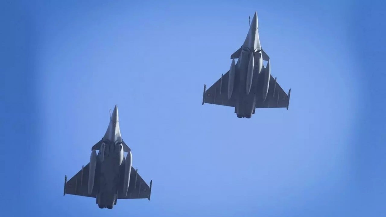 Foto - Türk silahı Koral patır patır düşürmüştü! Rafale savaş uçakları askeri üslere indi