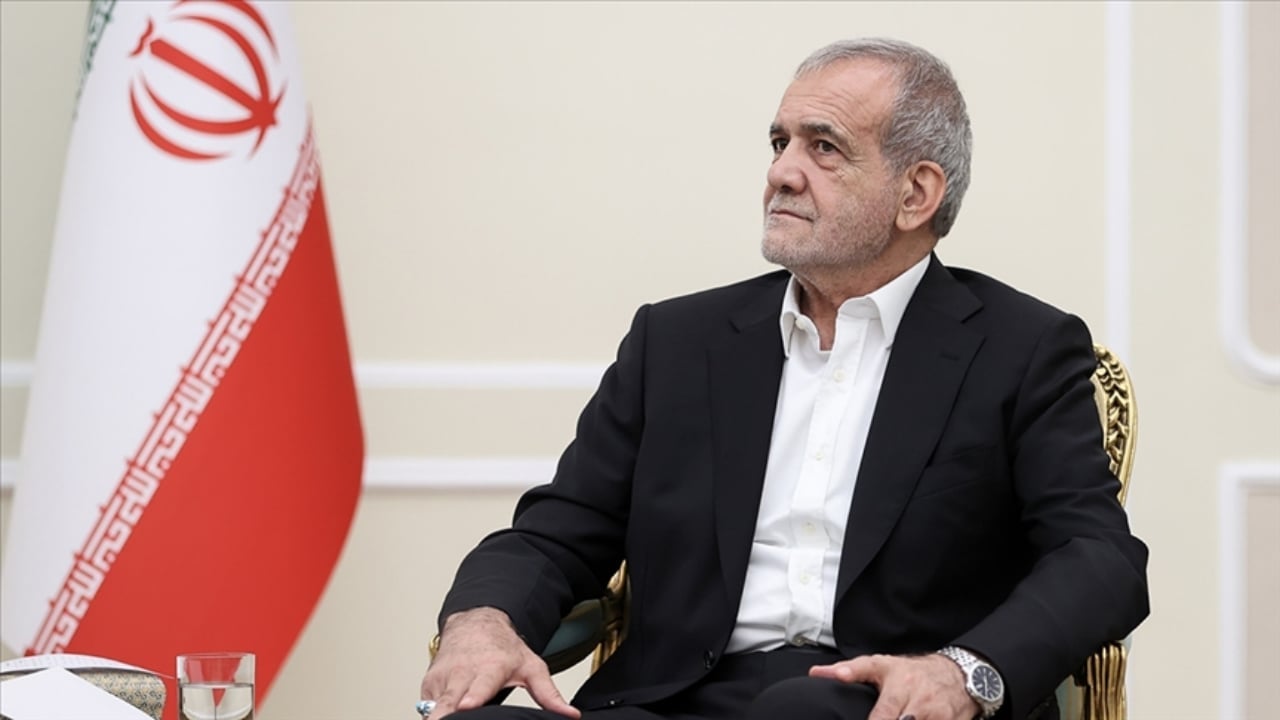 Foto - Türkçe çıkışları gündem oluyordu! İran Cumhurbaşkanı’na "Bu şekilde konuşma" uyarısı 