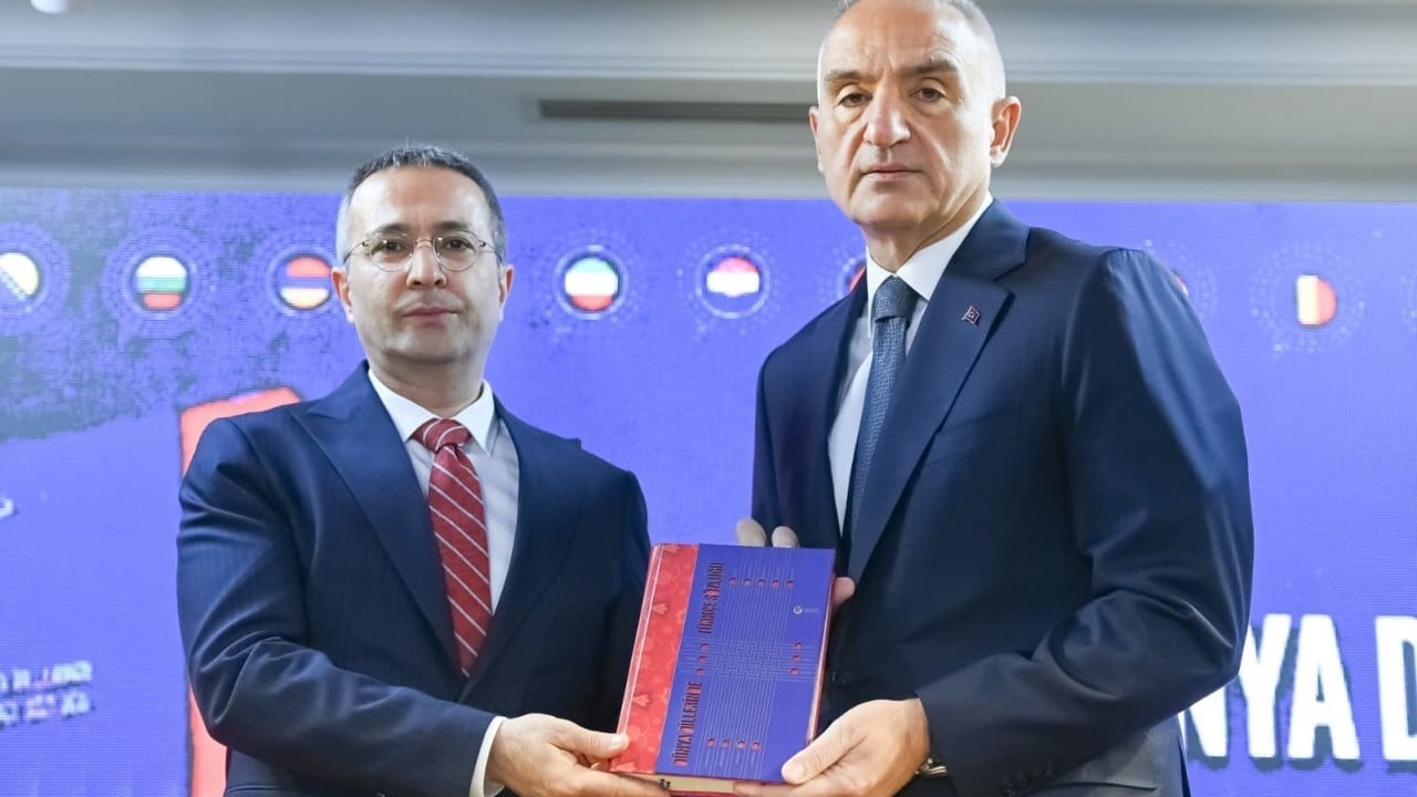 Foto - Türkçe’nin kültürel izleri sözlükte buluştu: Bakan Ersoy dünya dillerinde Türkçe projesini tanıttı