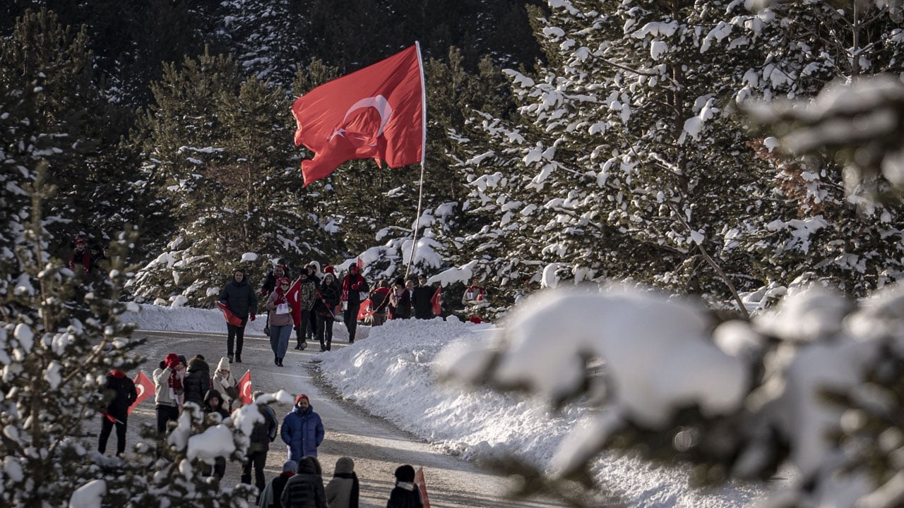 Foto - Türkiye, -17 derecede Sarıkamış'ta şehitleriyle yürüdü