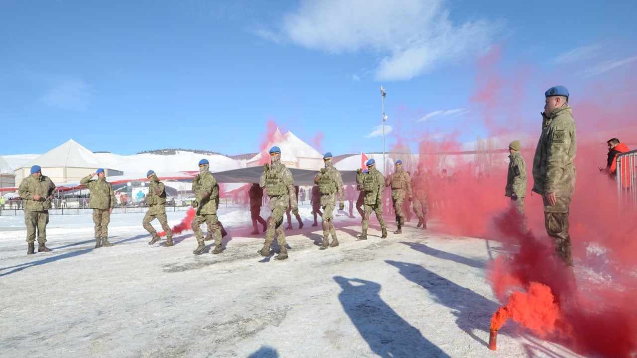 Foto - Türkiye, -17 derecede Sarıkamış'ta şehitleriyle yürüdü