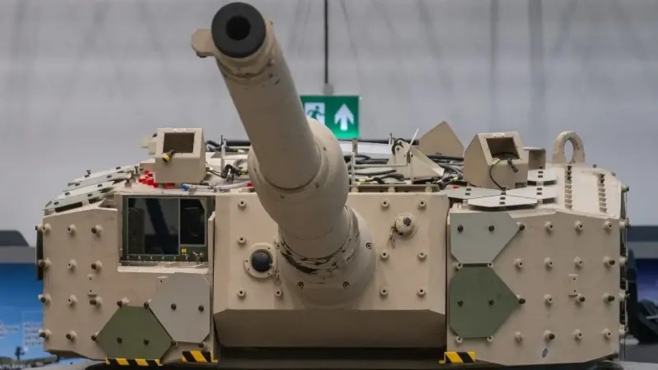 Foto - Türkiye AKKOR APS'yi aktif etti: Altay Tankı'nı vurmak için ateşlenen füzeye bakın ne oldu