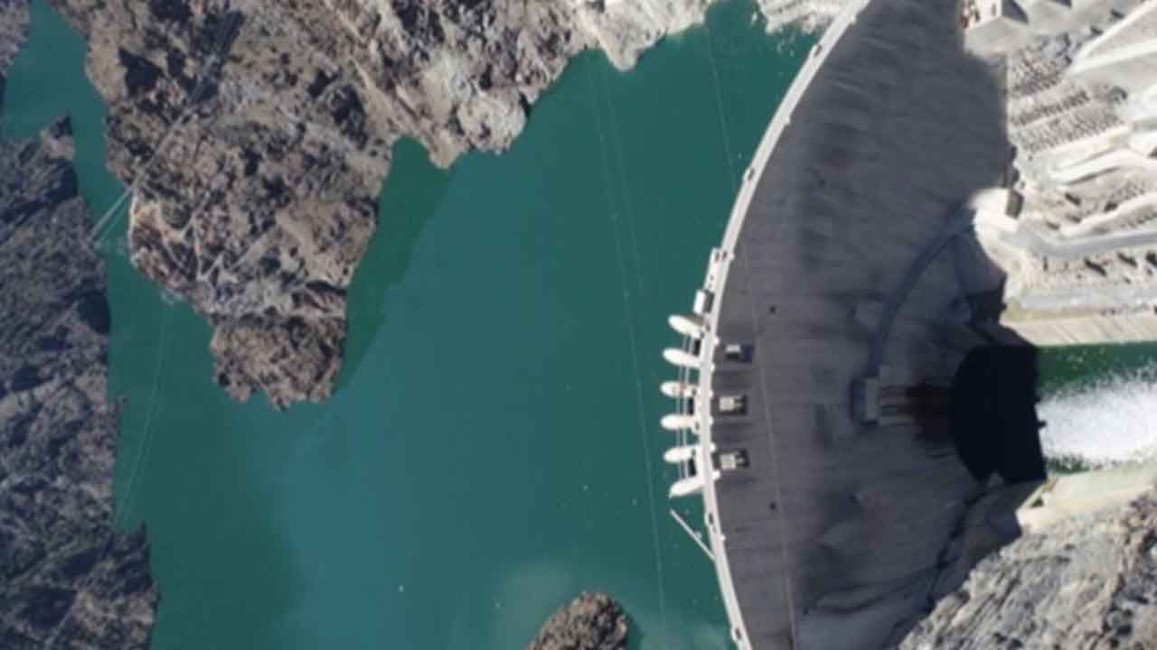 Foto - 'Türkiye bir kasabayı tamamen sular altında bırakacak kadar devasa bir proje yaptı! Haritadan silindiler'