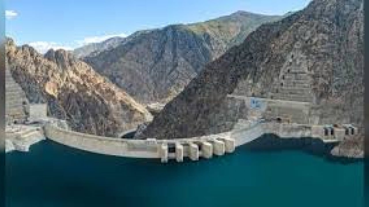 Foto - 'Türkiye bir kasabayı tamamen sular altında bırakacak kadar devasa bir proje yaptı! Haritadan silindiler'