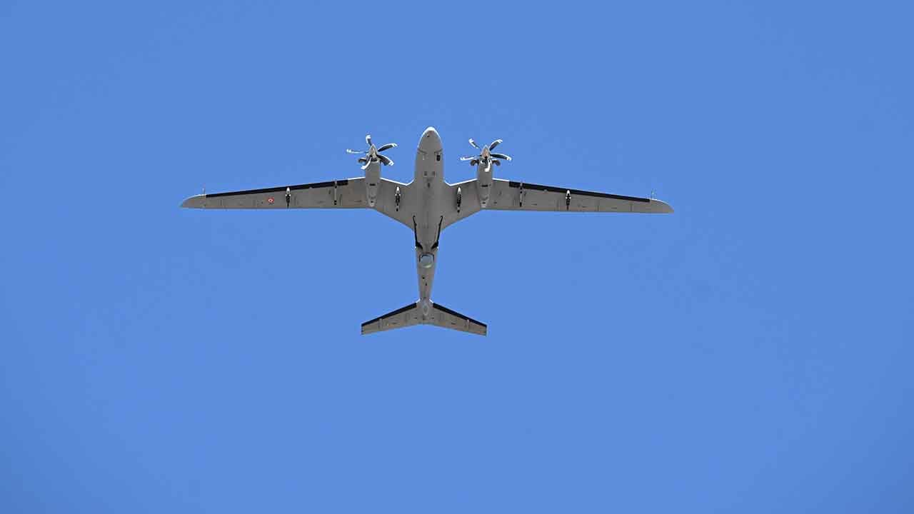 Foto - Türkiye F-16 savaş uçaklarını ve Bayraktar Akıncı'yı havalandırdı