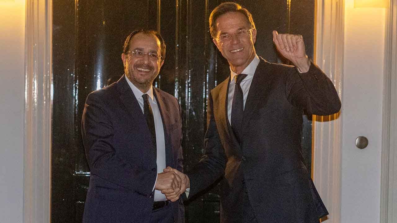 Foto - 'Türkiye gemilerimize izin versin' dye yalvarıyorlardı! Red yiyince yeni teklifle masaya geldiler