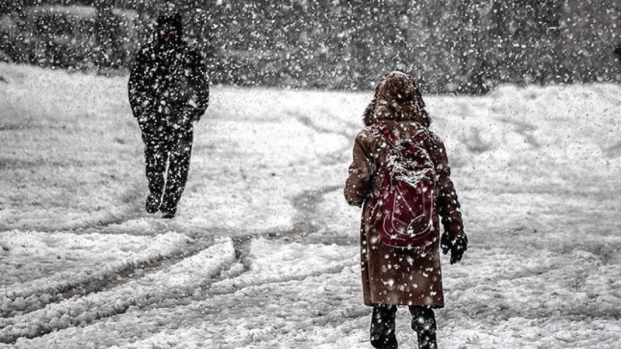 Foto - Türkiye kar altında: İşte okulların tatil edildiği iller!
