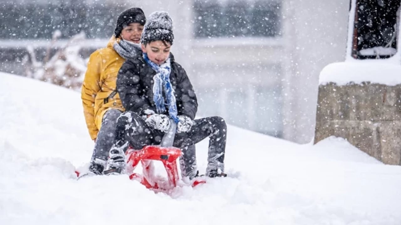 Foto - Türkiye kar altında: İşte okulların tatil edildiği iller!