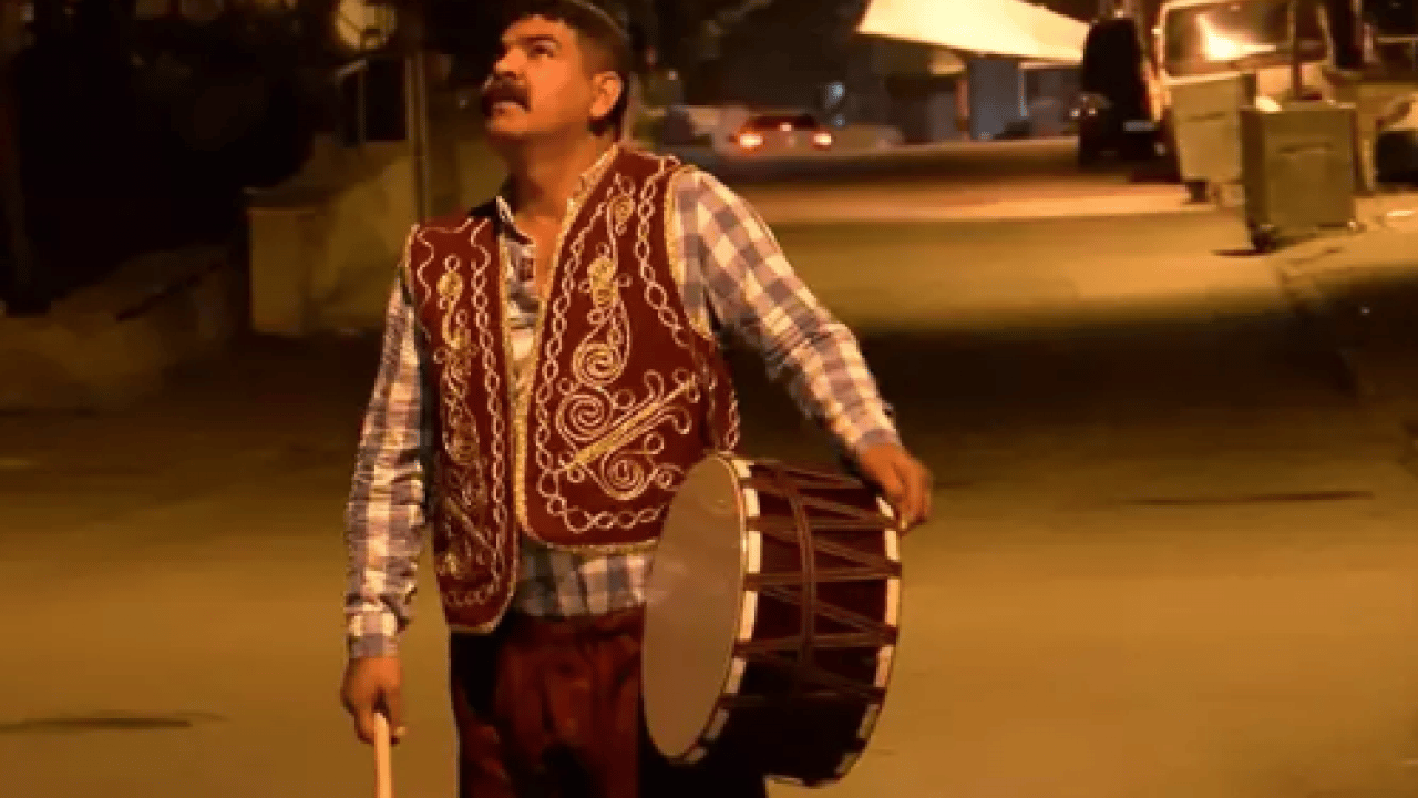 Türkiye genelinde Ramazan heyecanı: Davulcular ilk sahur için hazır