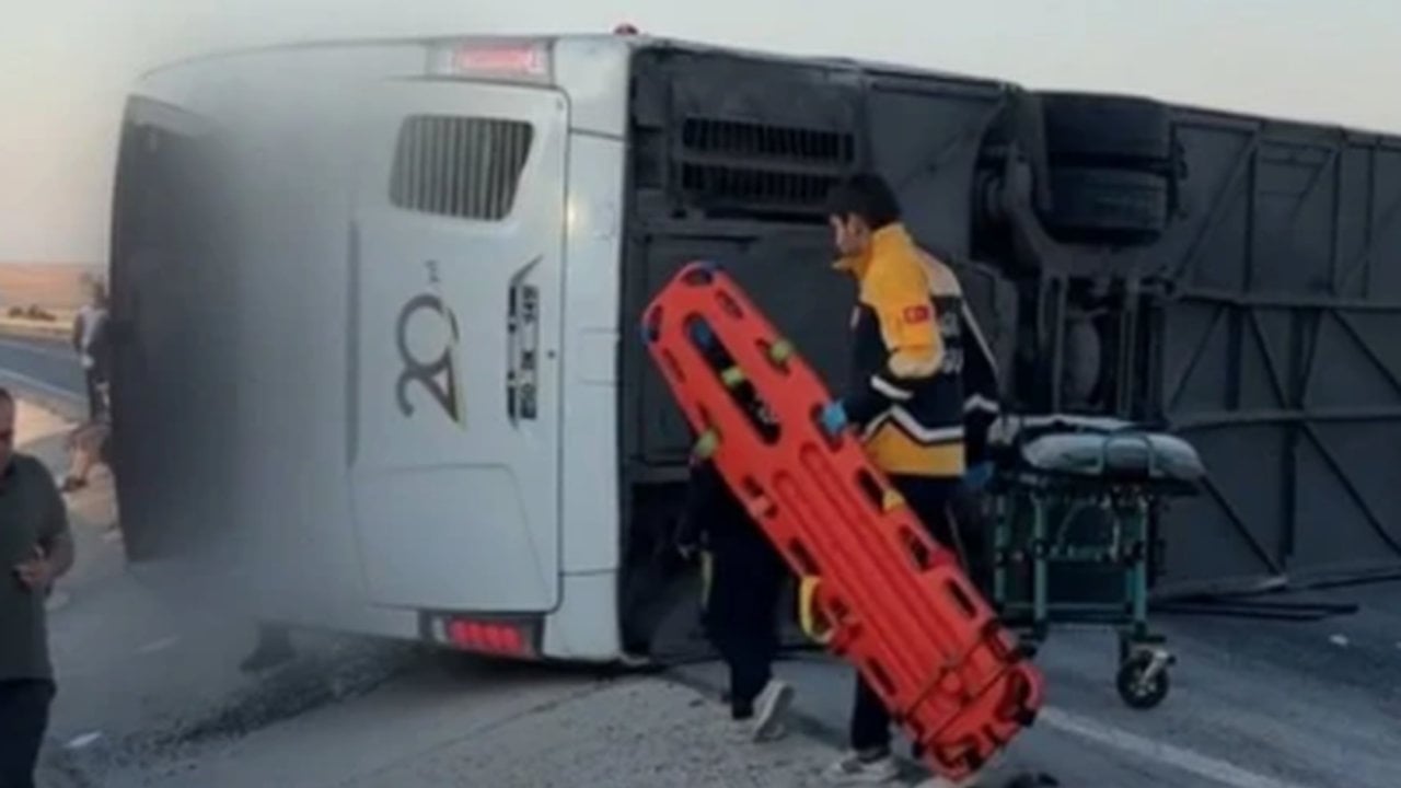 Foto - Türkiye güne üzen haberle uyandı! Kütahya’da devrilen yolcu otobüsünde can pazarı 