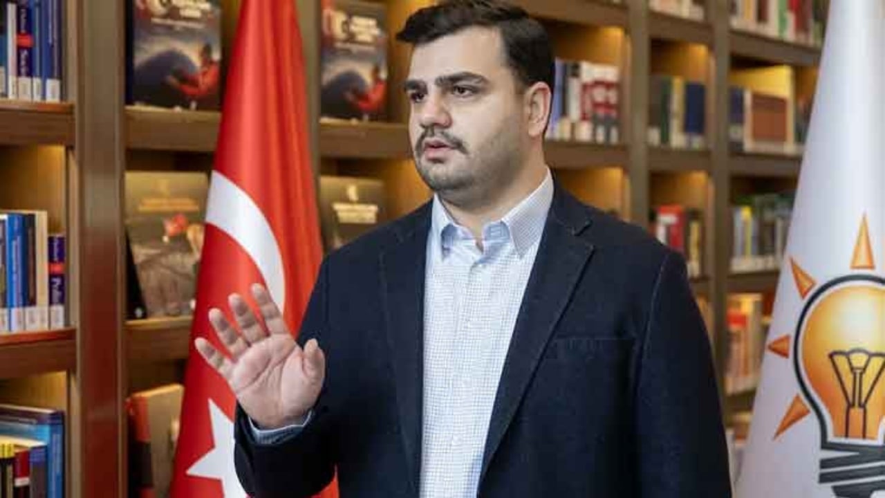 Foto - Türkiye ile ilgili son yaptığı hareket tepki çeken Hadise’ye AK Parti’den çok sert cevap: Vah zavallı vah