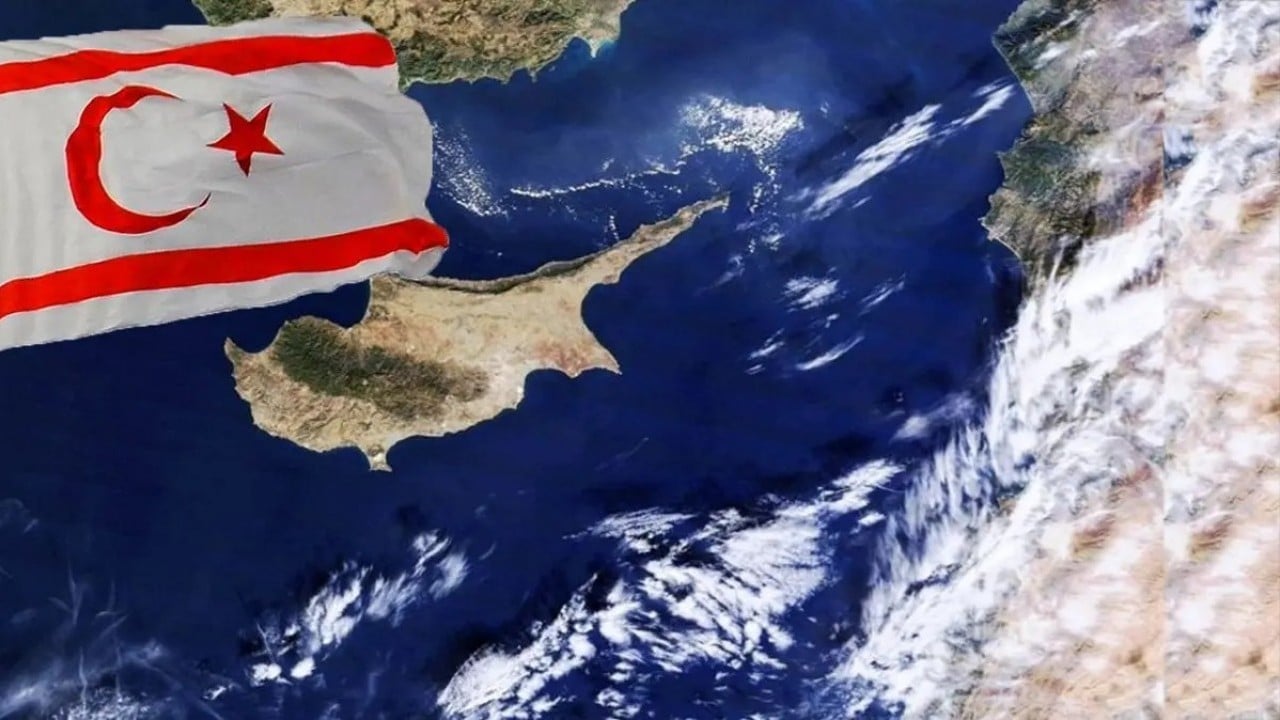 Foto - 'Türkiye, Kıbrıs'ta ABD'ye boyun eğdi' sözleri sonrası Rum isim çılgına döndü: Bilgisiz cahiller