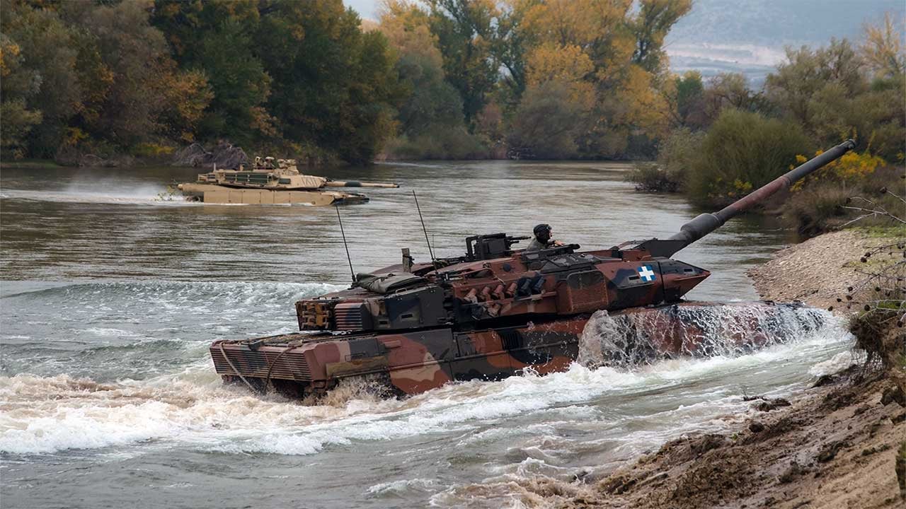 Foto - Türkiye korkusu milyarlarca dolar harcatıyor! Boylarından büyük işe girdiler