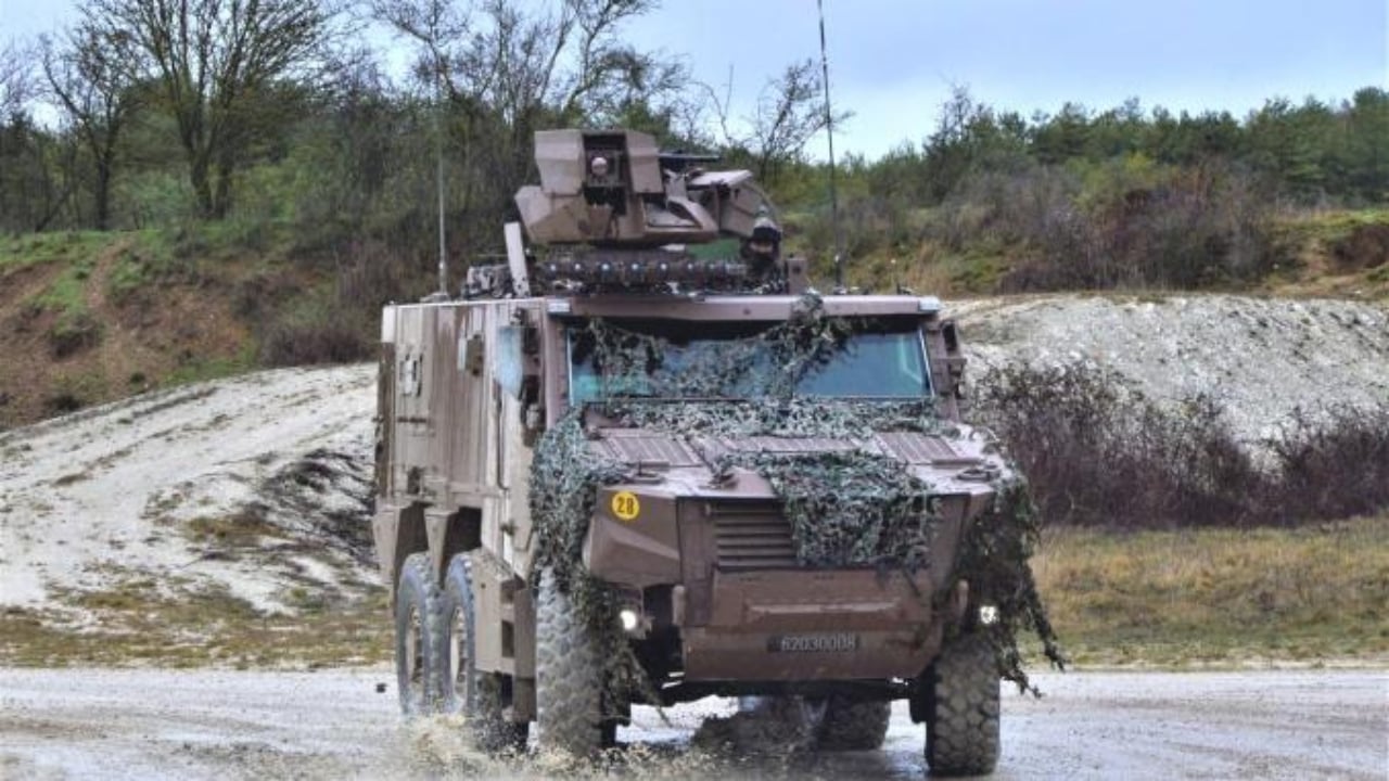Foto - Türkiye korkusu resmen akıllarını aldı! Rus silahlarını çöpe atıp Fransızlara koştular