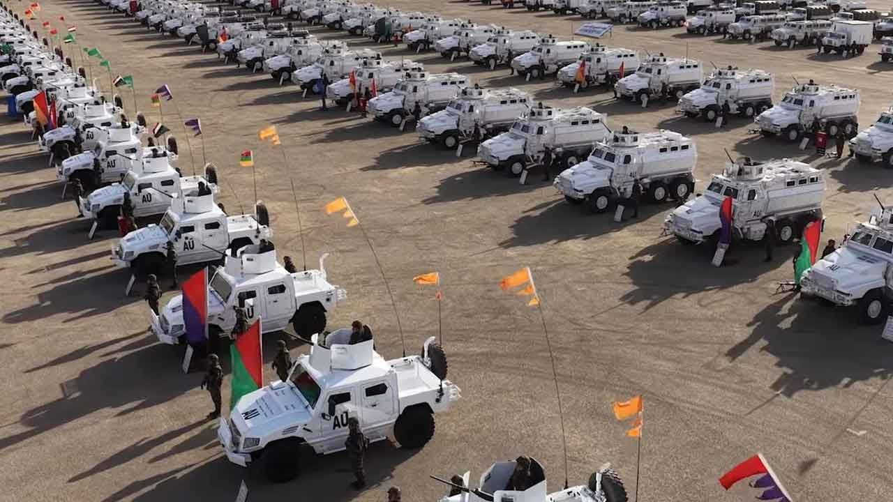 Foto - Türkiye savaş uçaklarını yollamıştı! Mısır ordusu ülkeye girdi