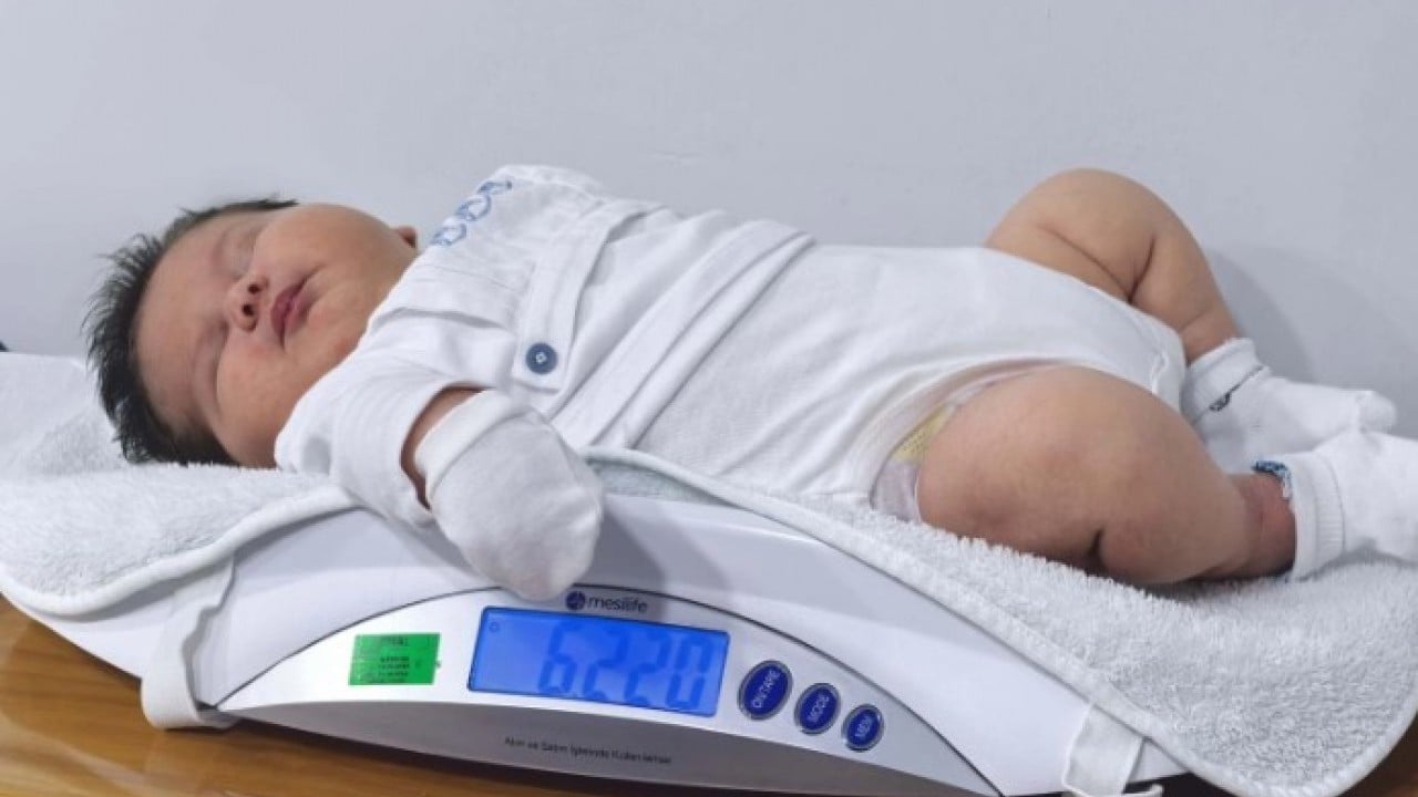 Türkiye tarihine geçti! 6 kilo 150 gram doğan bebek görenleri şaşırttı