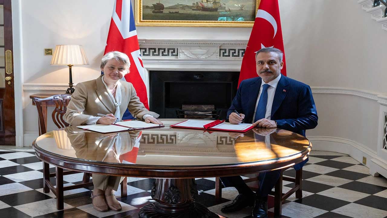 Foto - Türkiye ve İngiltere arasında yeni devir: Stratejik Ortaklık Belgesi imzalandı!