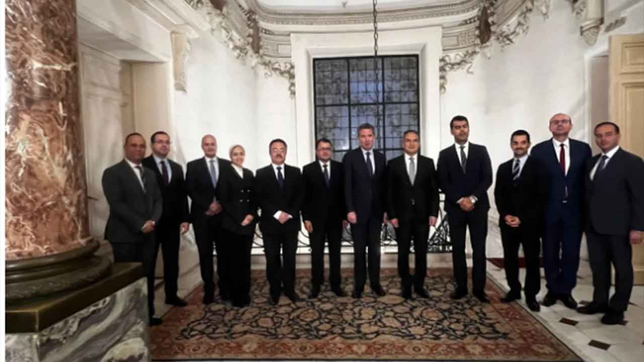 Foto - Türkiye ve Mısır masaya oturdu! Avrupa ülkesinde acil durum ilan edildi, anlaşmayı bozmak için yola çıktılar