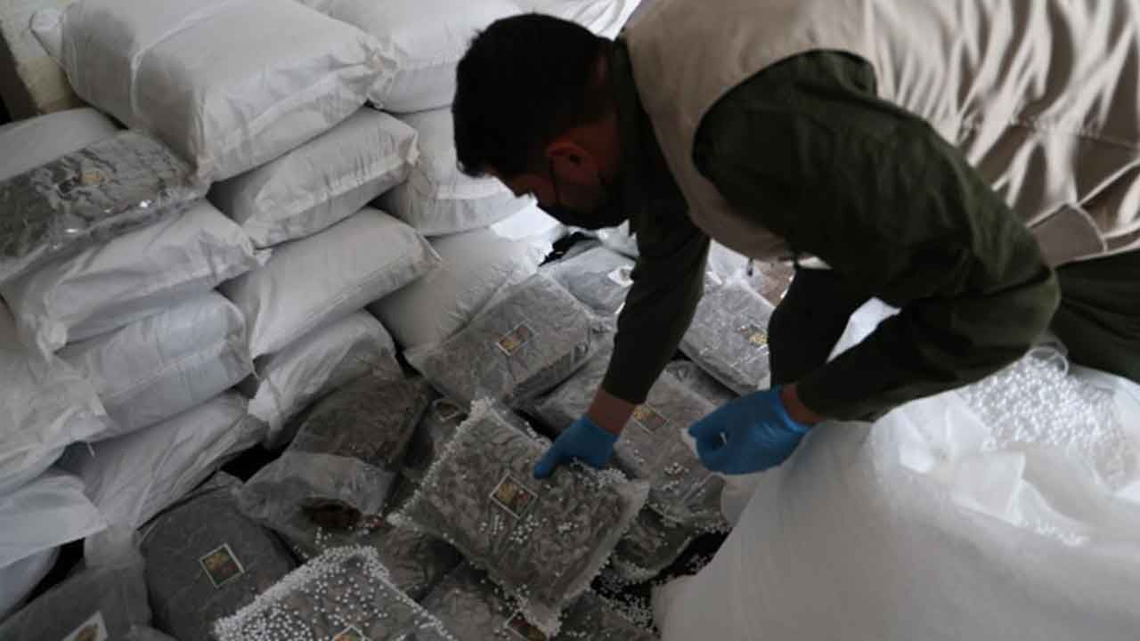 Foto - Türkiye ve Suriye'den ortak operasyon! MİT kritik istihbaratı verdi, askerler gemiye girdi