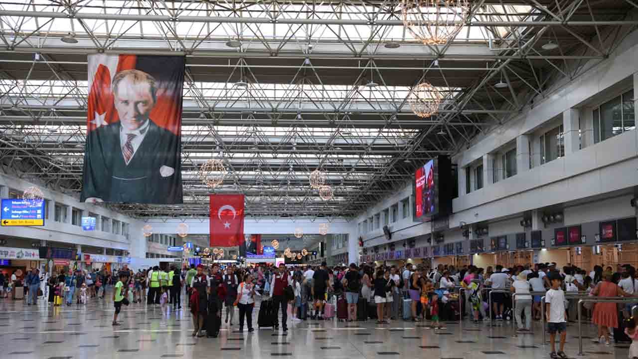 Foto - Türkiye yaptı istemezükçüler baktı: Havalimanı kapasitesi 26 AB ülkesinin nüfusunu solladı