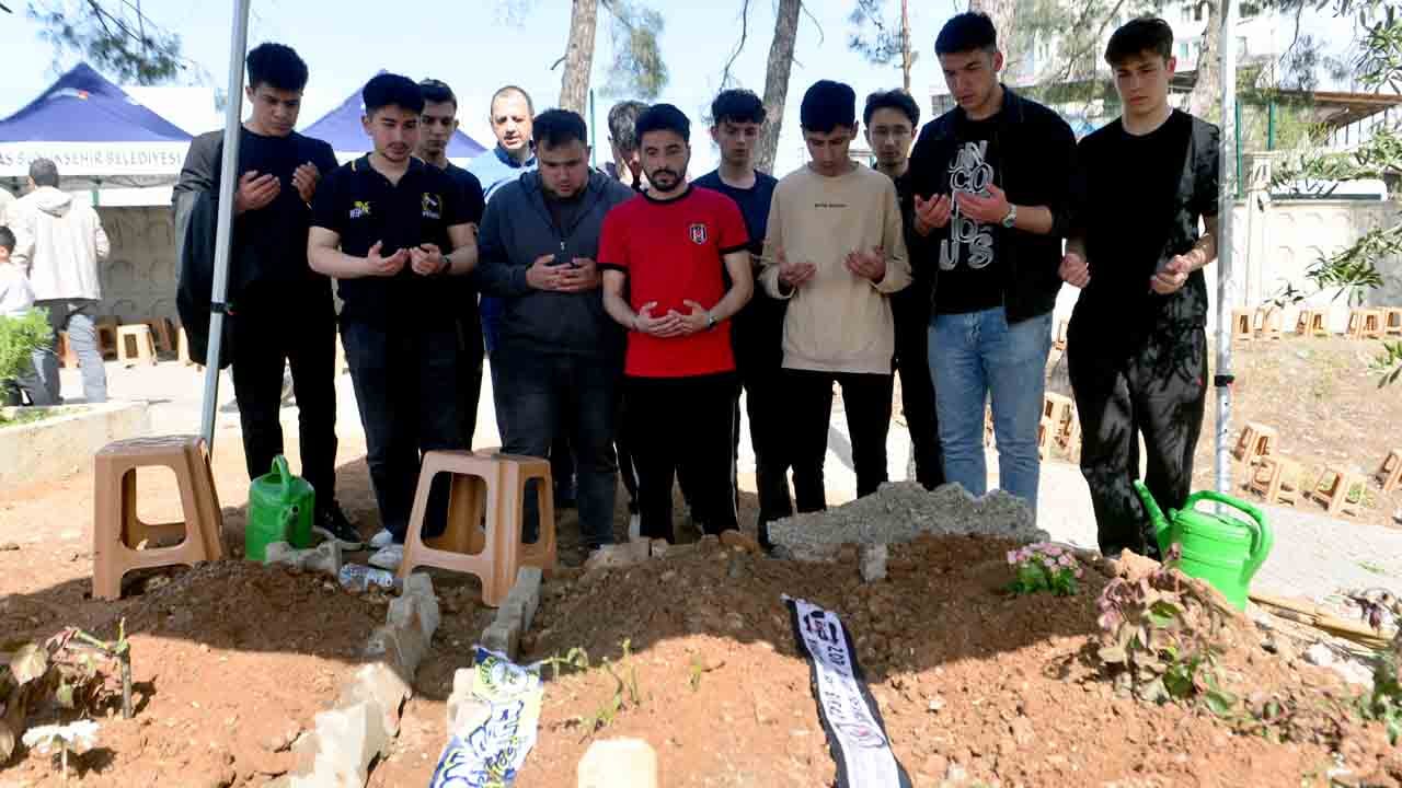 Foto - Türkiye yavrularını uğurladı: Minik bedenler toprağa verildi