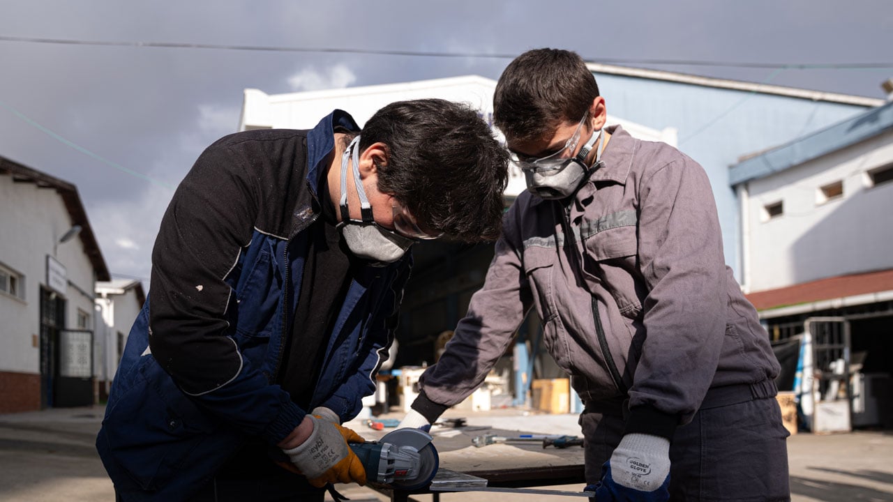 Foto - Türkiye’de bir ilk! Denizcilik meslek lisesinde elektrikli tekne üretildi