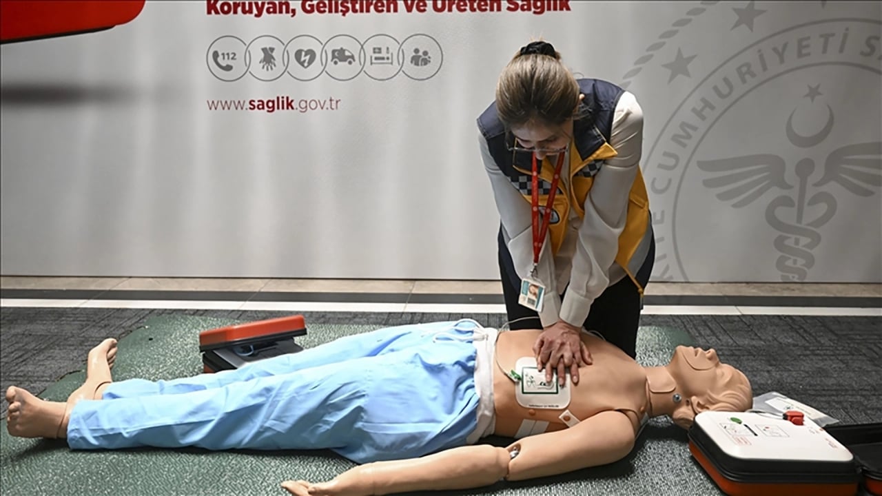 Türkiye’de hayat kurtaracak devrim! Yeni zorunluluk resmen başladı: Her yerde karşımıza çıkacak