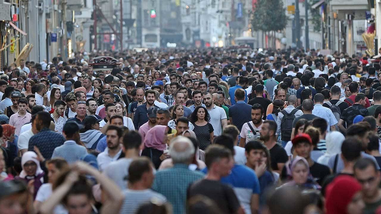Foto - Türkiye’de kadınlar erkeklerden 5,2 yıl daha uzun yaşıyor