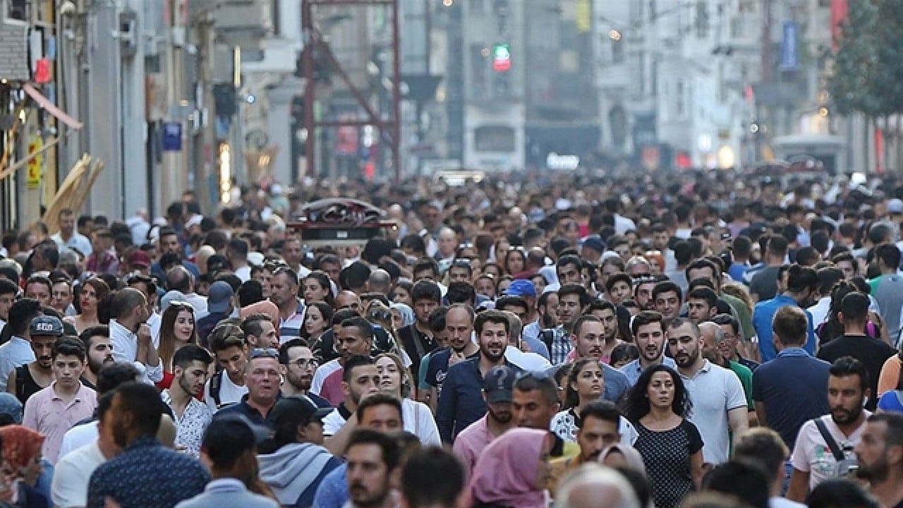 Foto - Türkiye’de kadınlar erkeklerden 5,2 yıl daha uzun yaşıyor