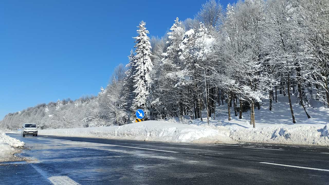 Foto - Türkiye'de 'kar' denilince ilk akla gelen Bolu Dağı'nda ulaşım rahatladı