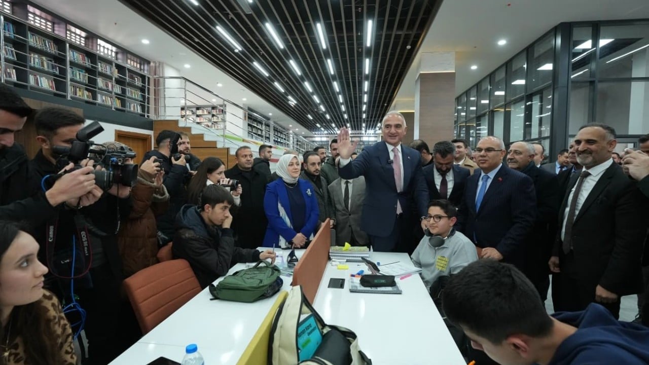 Foto - Türkiye’de kütüphanesiz yer kalmayacak! Bakan Ersoy açıkladı: Son 8 yılda 221 yeni kütüphane hizmete açıldı!
