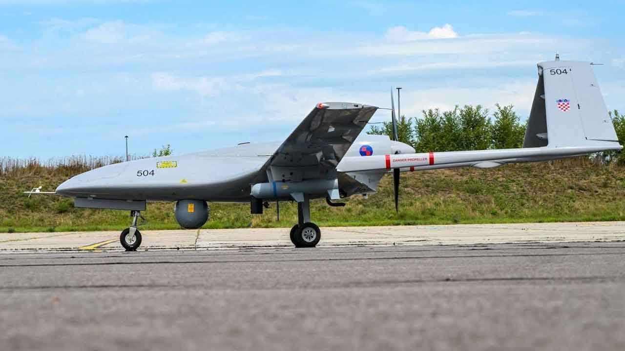 Foto - 'Biz küçük ülkeyiz' deyip büyük hamleyi duyurdular: Türkiye’den 6 tane Bayraktar TB2 SİHA aldık