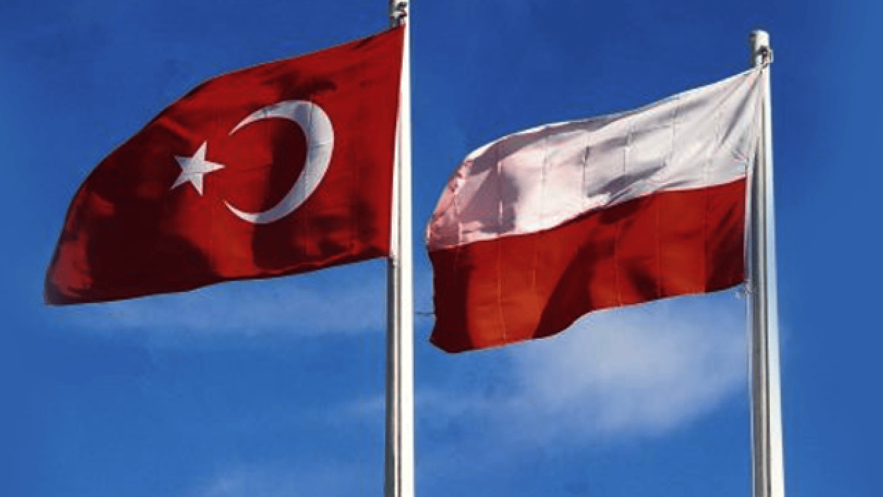 Foto - Türkiye'den Bayraktar TB2 almışlardı! 'Bu tesadüf değil' deyip duyurdu: Başka silahlar da alacaklar