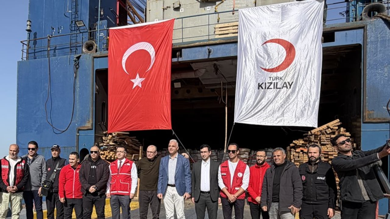 Foto - Türkiye’den hareket etti: 'İyilik Gemisi' Mısır'a ulaştı!