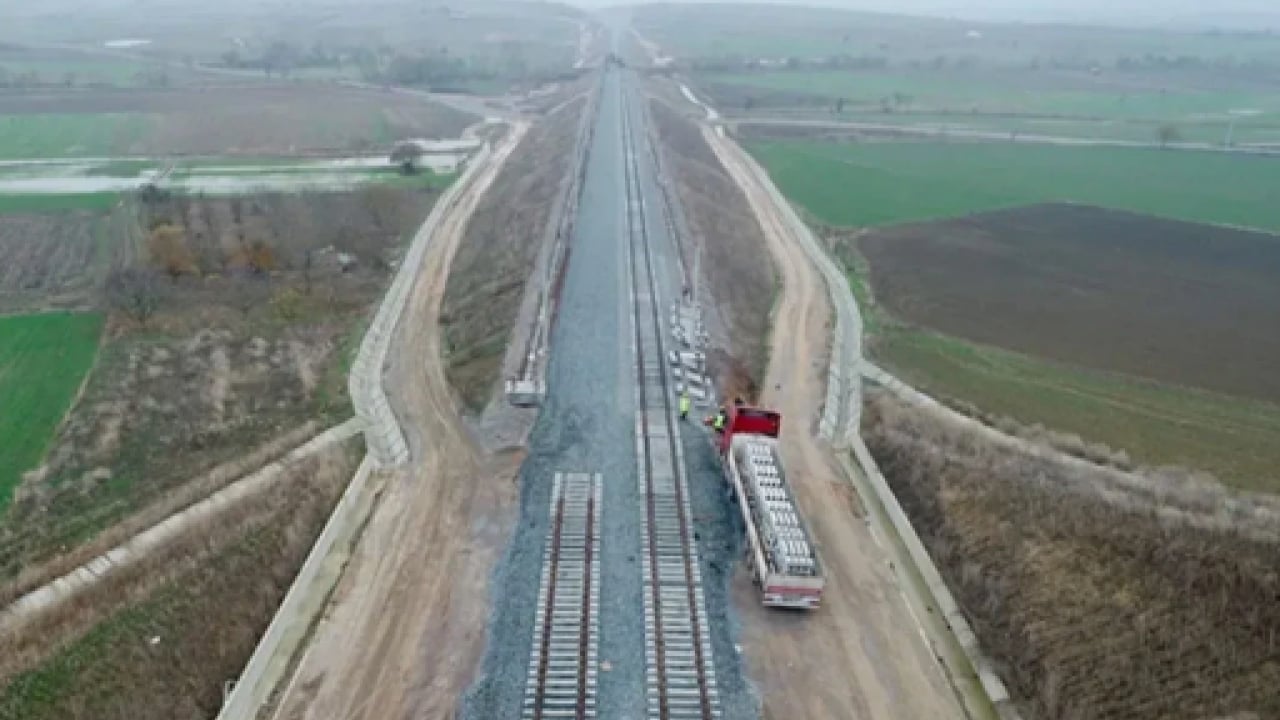 Foto - Türkiye'den hızlı tren hamlesi: Türkiye'de bin Suudi Arabistan'da in!