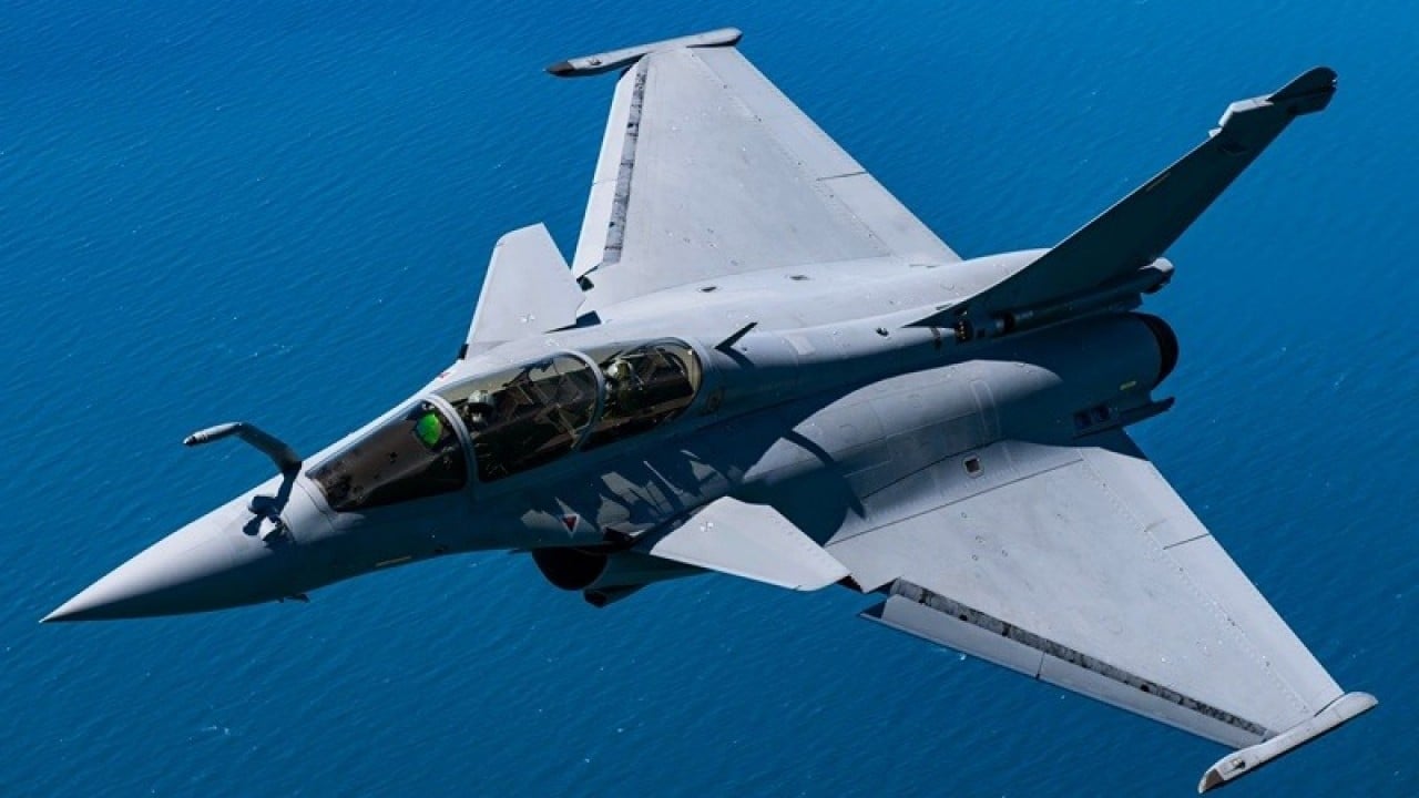 Foto - Türkiye'den yüklü miktarda Kaan isteyen dost ülke, Rafale uçaklarını alıp bir de önünde poz verdi
