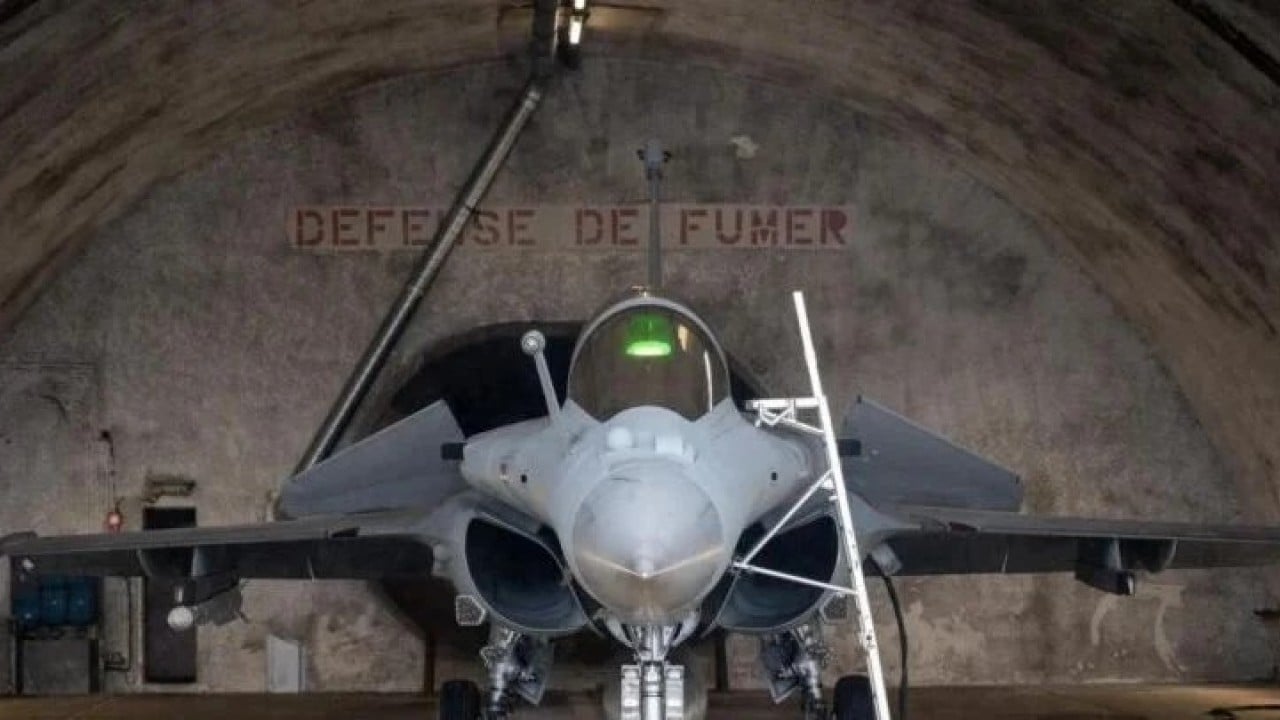 Foto - Türkiye'den yüklü miktarda Kaan isteyen dost ülke, Rafale uçaklarını alıp bir de önünde poz verdi