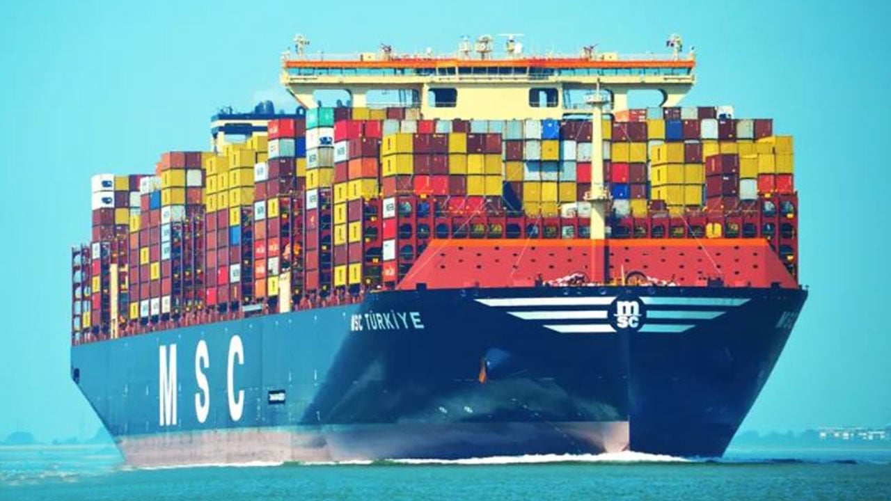 Türkiye’nin devi MSC Türkiye'den Çanakkale Boğazı'ndan görkemli geçiş