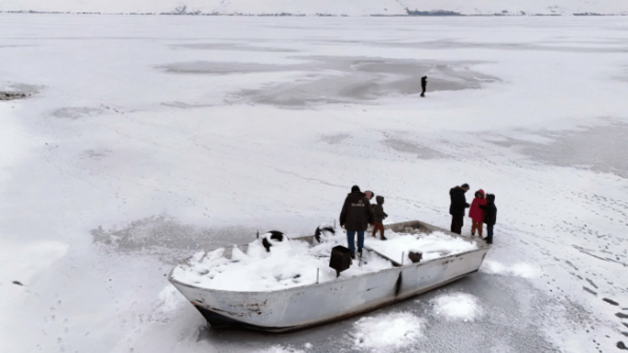 Foto - Türkiye’nin dört bir yanı beyaza büründü! 700 kişi otobanda mahsur kaldı