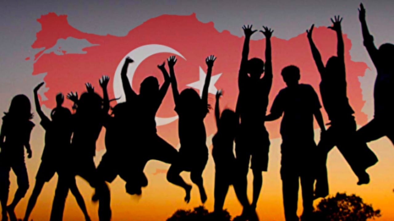 Türkiye’nin en mutlu şehirleri belli oldu! Zirvedeki ilimiz herkesi ters köşe yaptı