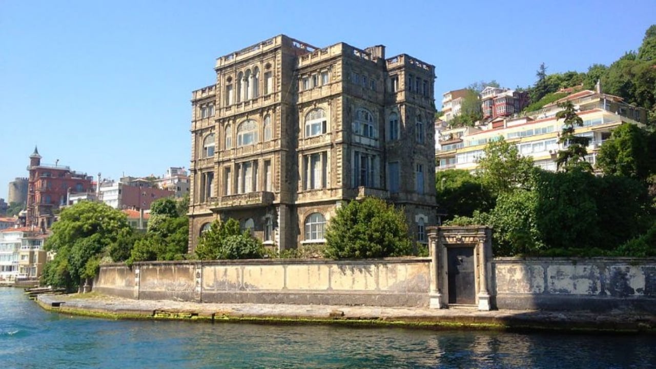 Türkiye’nin en pahalı evi satışa çıkarıldı! 23 odalı tarihi binaya fiyat biçilemiyor