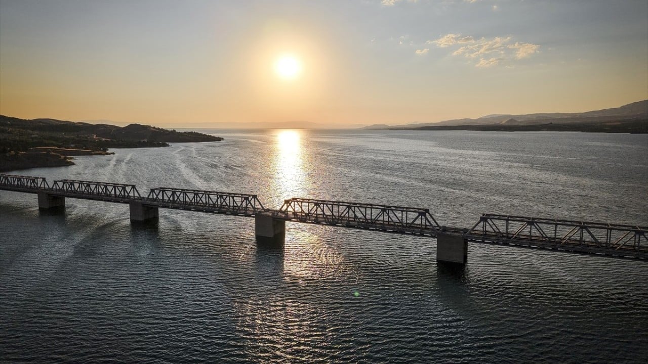 Foto - Türkiye'nin en uzun köprüsü 40 yıldır yük taşıyor