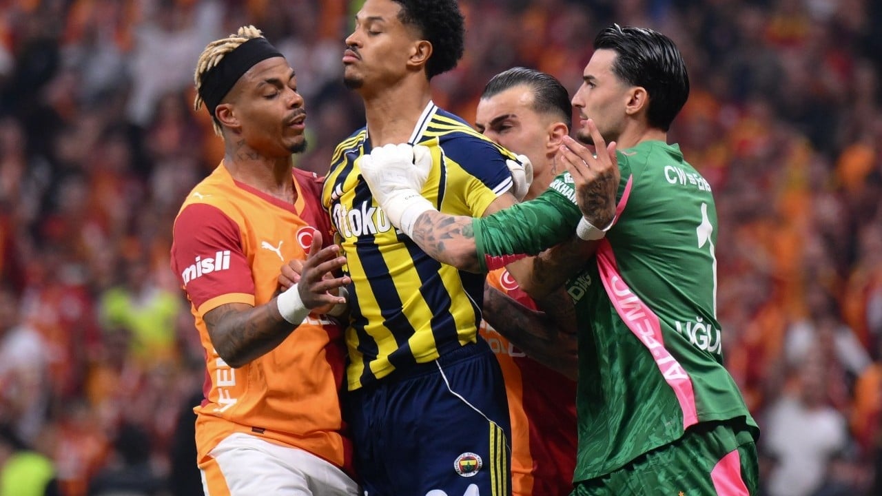 Foto - Türkiye'nin gözü Şampiyonluk yarışına çevrilmiş iken... Serhat Ulueren Fenerbahçelileri çıldırttı!