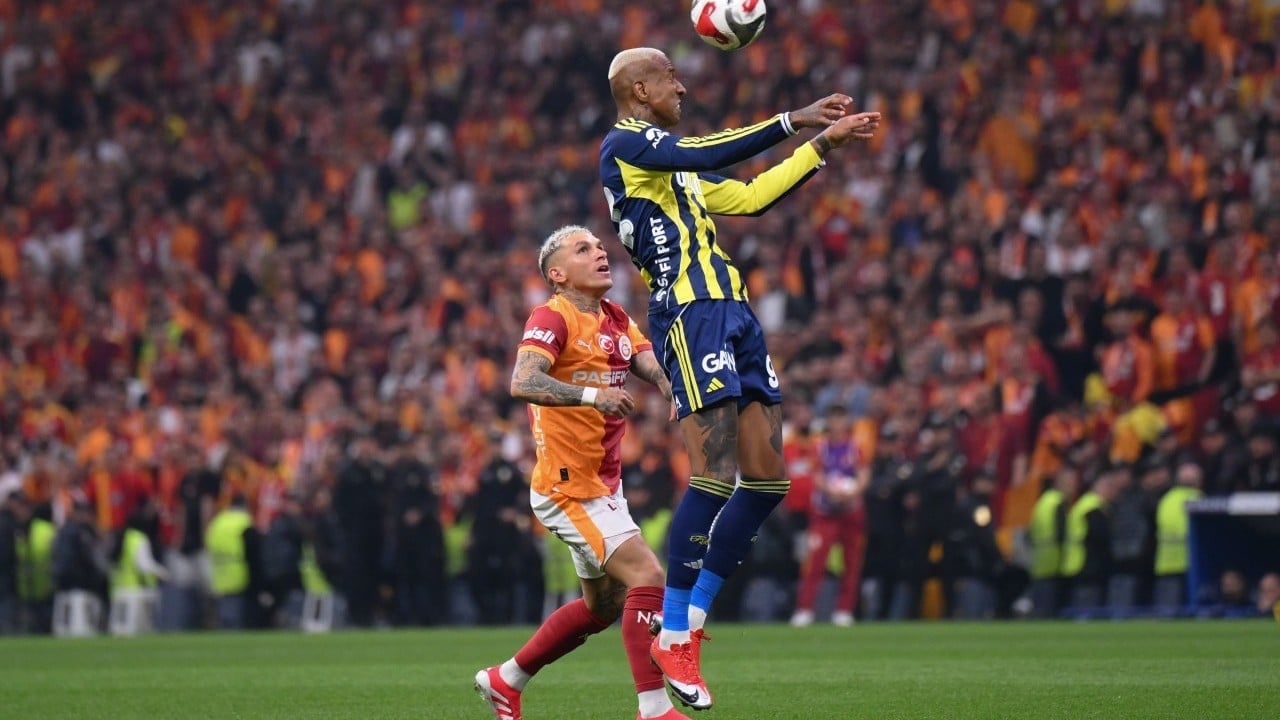 Foto - Türkiye'nin gözü Şampiyonluk yarışına çevrilmiş iken... Serhat Ulueren Fenerbahçelileri çıldırttı!