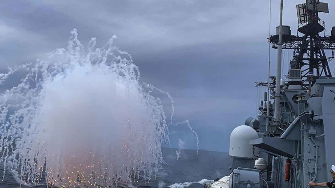 Foto - Türkiye'nin güçlü konumda olduğu Libya'da dengeleri sarsacak gelişme! Üs kurup gemileri vurmaya başladılar