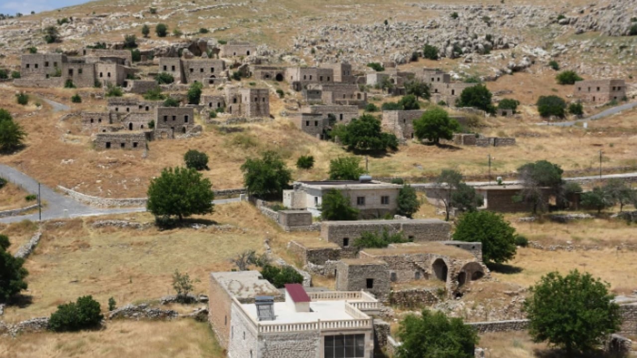 Türkiye'nin hayalet köyü yeniden canlanıyor