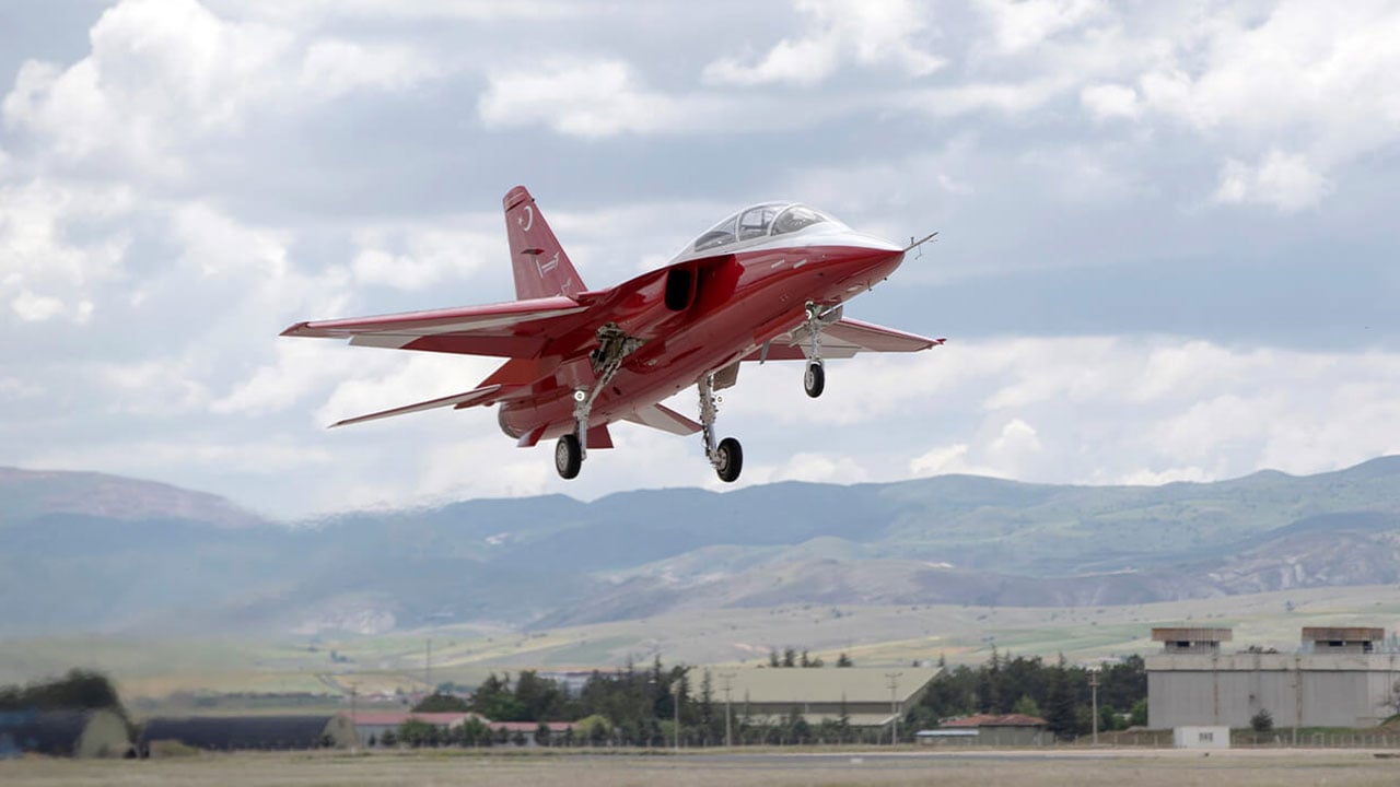 Foto - Türkiye'nin Hürjet'i o ülkeye satma planı maalesef çok zorlaştı