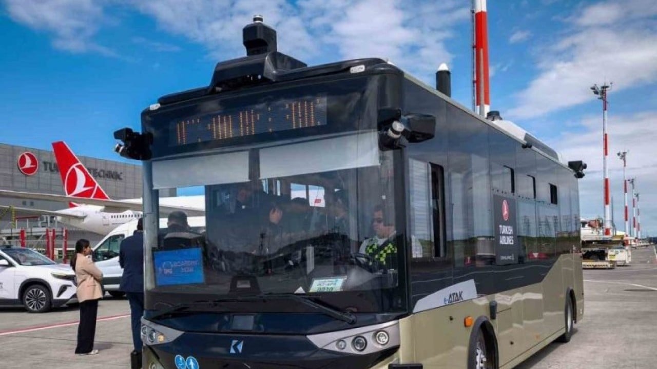 Foto - Türkiye'nin insansız otobüsünü karalamaya çalıştılar: Gerçek ortaya çıktı
