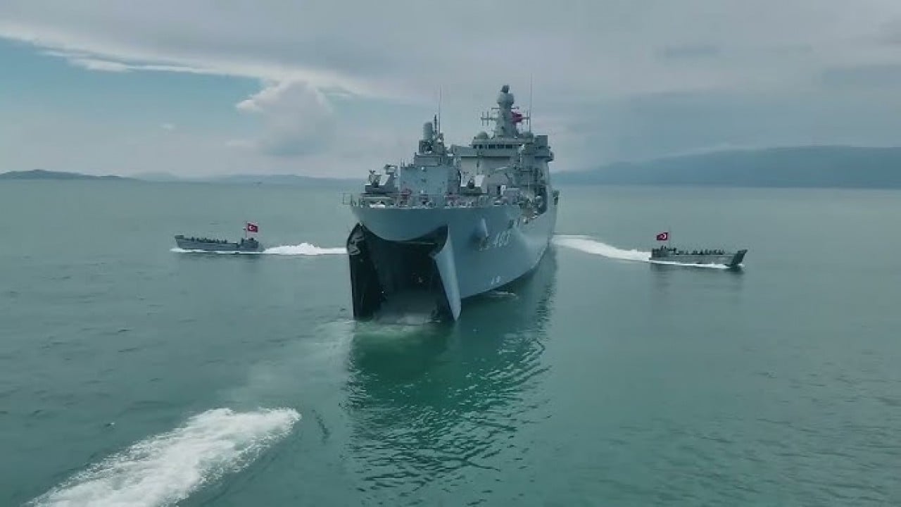 Foto - Türkiye'nin milli silahları denizleri titretti: Gemi batırıldı, İHA düşürüldü, hedef paramparça edildi